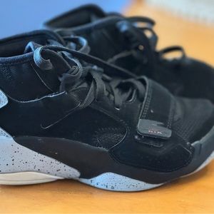 Nike Jordan Zion basketball shoes -  big boy size 4